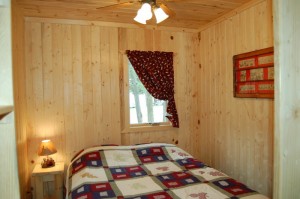 Cabin 7 Loon - queen lakeside