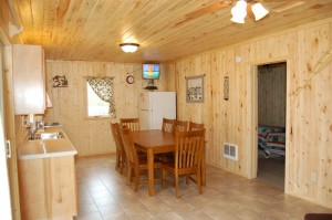 Cabin 7 Loon - kitchen/dining