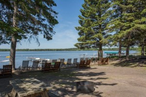 Cabin 3 Bear - lake view