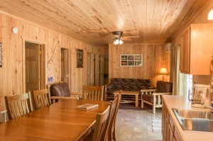Cabin 7 Loon - dining