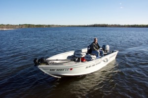 16.5ft Alumacraft Escape 40hp Yamaha tiller